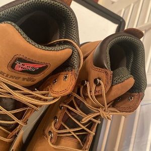 Size 11 RED WING KIG TOE MEN'S 6-INCH INSULATED, WATERPROOF SAFETY TOE BOOT